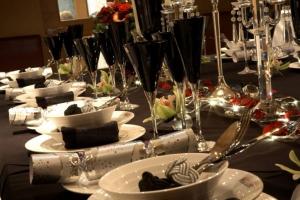 How to properly set a table setting How to set a modern table