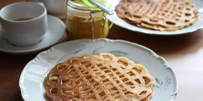 Whey pancakes without eggs