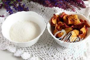 Cooking compote from dried apples: classic, for babies, with additives